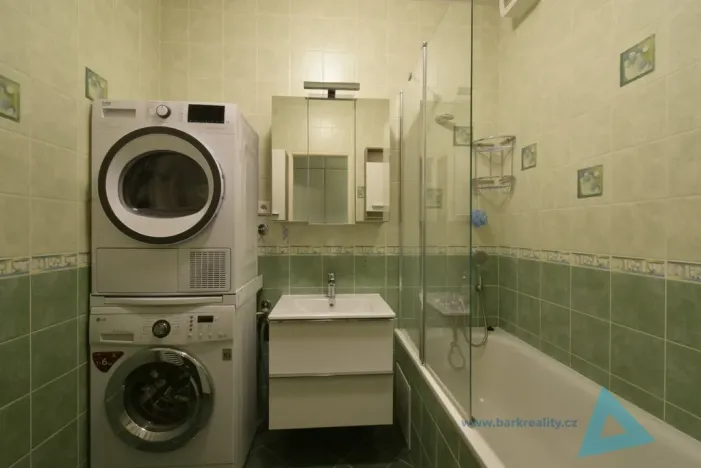 Pronájem bytu 4+1, Nová Paka, P. Bezruče, 87 m2