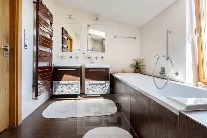 Prodej bytu 6+kk a větší, Průhonice, Uhříněveská, 264 m2