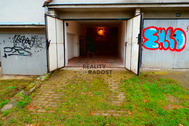 Pronájem garáže, Znojmo, Palliardiho, 18 m2