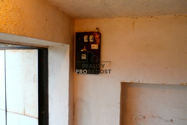 Pronájem garáže, Znojmo, Palliardiho, 18 m2