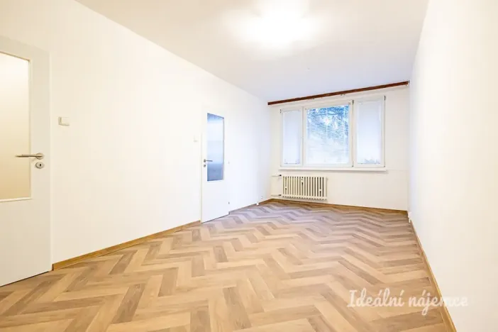 Pronájem bytu 1+1, Praha - Strašnice, Křenická, 35 m2