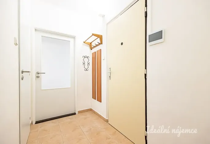 Pronájem bytu 1+1, Praha - Strašnice, Křenická, 35 m2