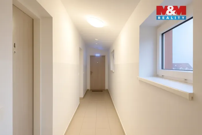 Pronájem bytu 1+kk, Škvorec - Třebohostice, 29 m2