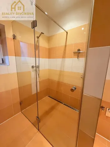 Pronájem bytu 3+kk, Hradec Králové, Pouchovská, 90 m2