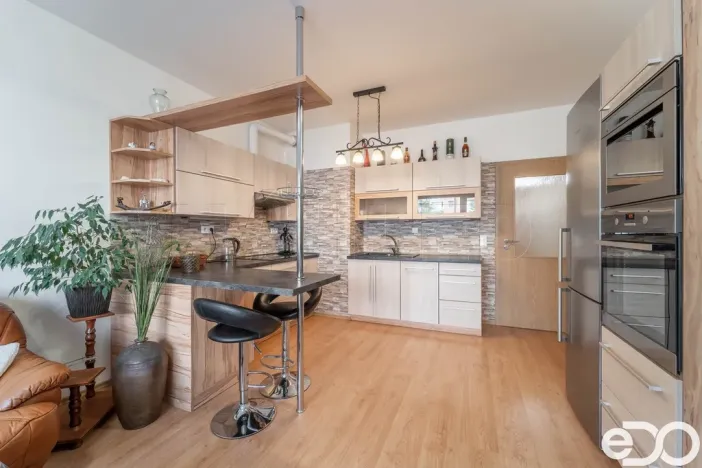 Pronájem bytu 3+kk, Praha, Hornoměcholupská, 65 m2