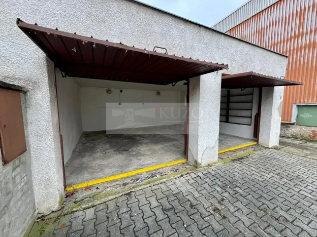 Pronájem garáže, Mladá Boleslav, 29 m2