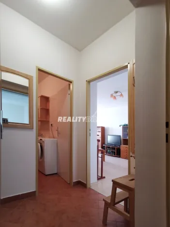 Pronájem bytu 1+1, Odolena Voda, Nad Štolami, 39 m2