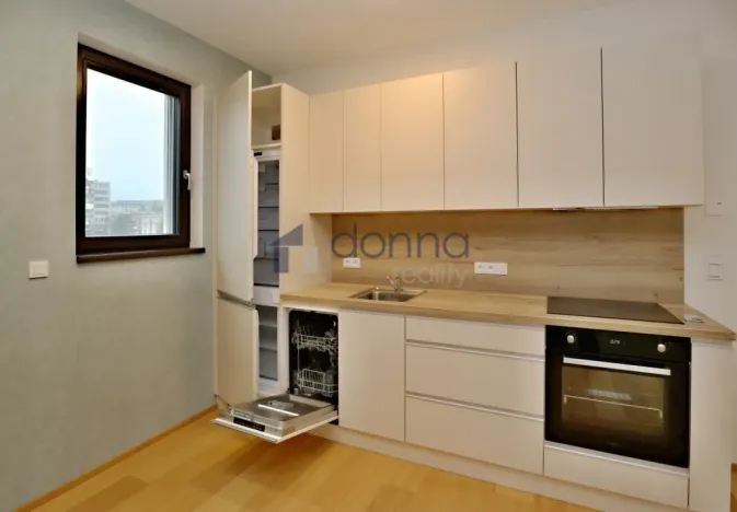 Pronájem bytu 1+kk, Praha, V třešňovce, 43 m2