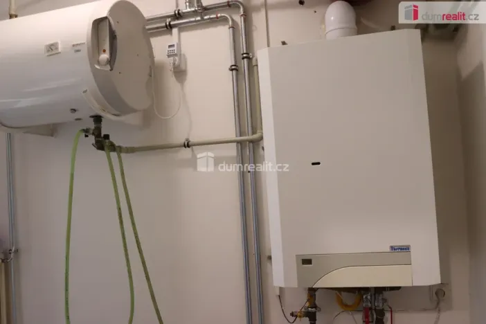 Pronájem kanceláře, Olomouc - Chválkovice, Libušina, 488 m2