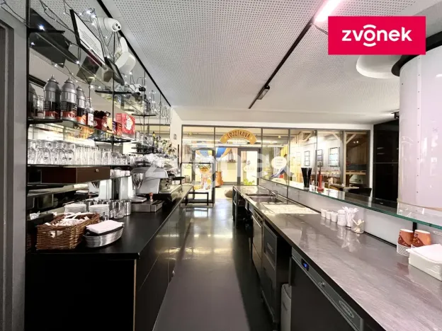 Pronájem restaurace, Zlín - Kudlov, Filmová, 318 m2