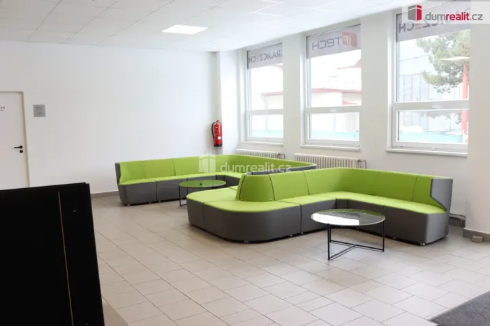 Pronájem kanceláře, Olomouc - Chválkovice, Libušina, 3276 m2