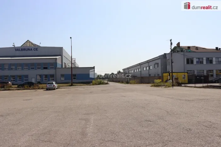 Pronájem kanceláře, Olomouc - Chválkovice, Libušina, 3276 m2