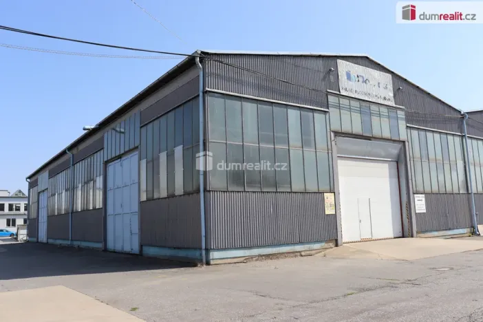 Pronájem kanceláře, Olomouc - Chválkovice, Libušina, 3276 m2