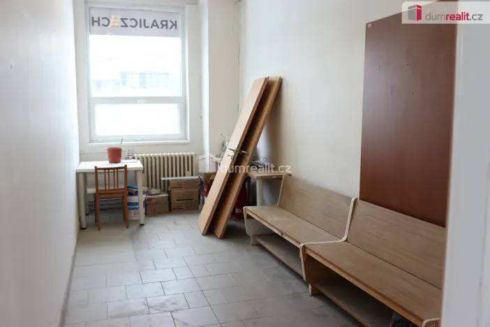 Pronájem kanceláře, Olomouc - Chválkovice, Libušina, 3276 m2