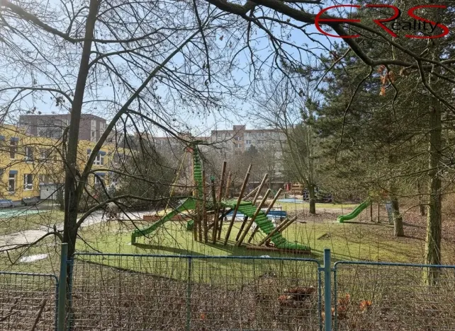 Prodej bytu 3+1, Praha - Hlubočepy, Lamačova, 62 m2