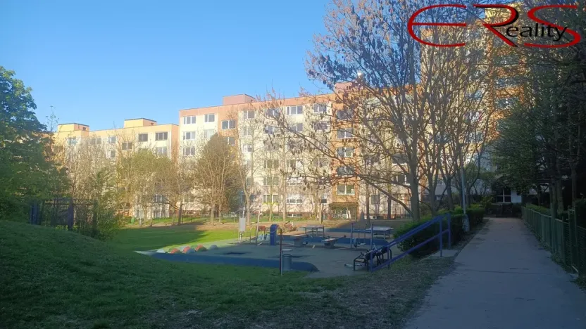 Prodej bytu 3+1, Praha - Hlubočepy, Lamačova, 62 m2