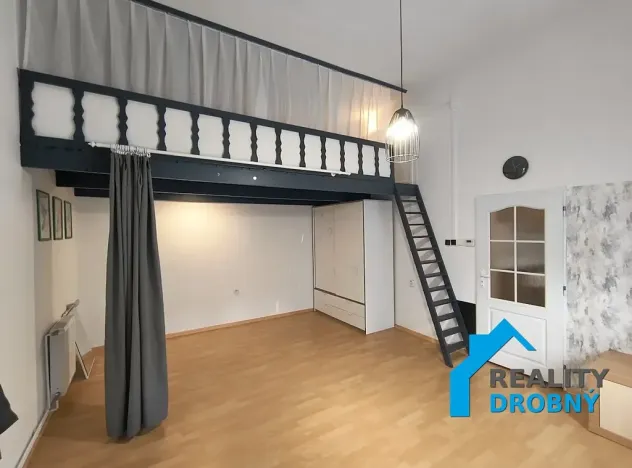 Prodej bytu 2+kk, Děčín, Sládkova, 52 m2