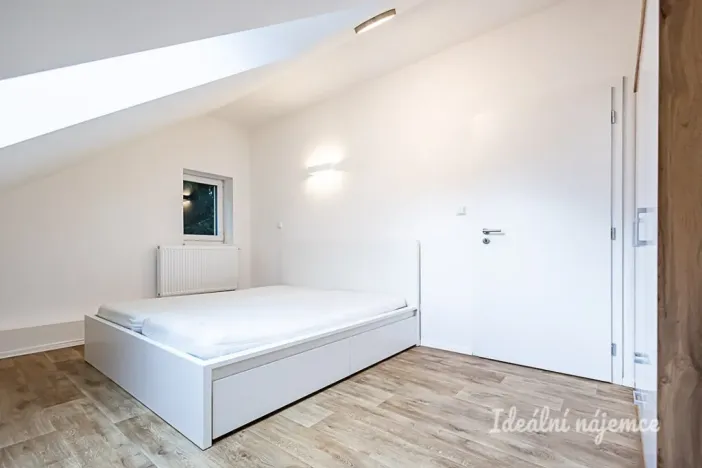 Pronájem bytu 2+kk, Praha - Čakovice, Cukrovarská, 50 m2