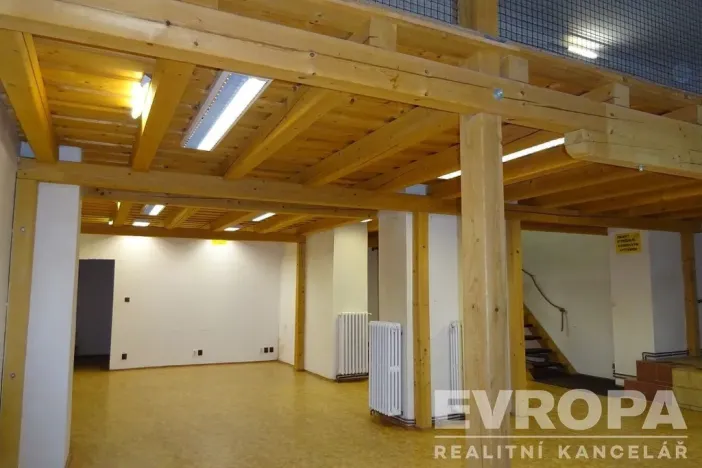 Pronájem obchodního prostoru, Liberec - Liberec III-Jeřáb, 1. máje, 190 m2