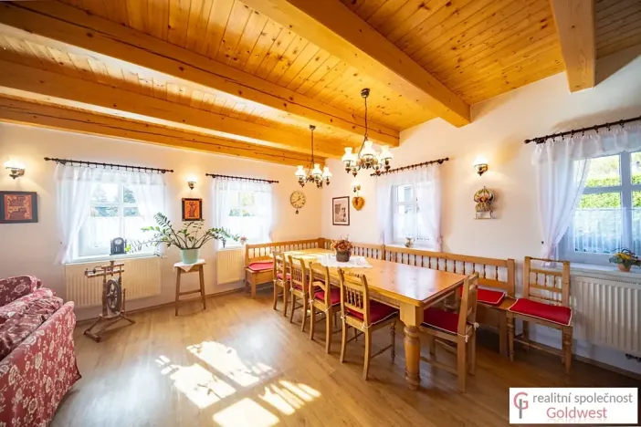 Prodej rodinného domu, Cvikov, 210 m2