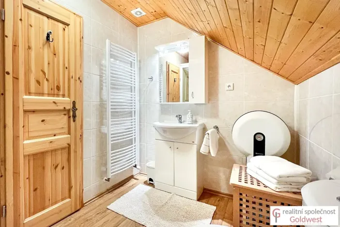 Prodej rodinného domu, Cvikov, 210 m2