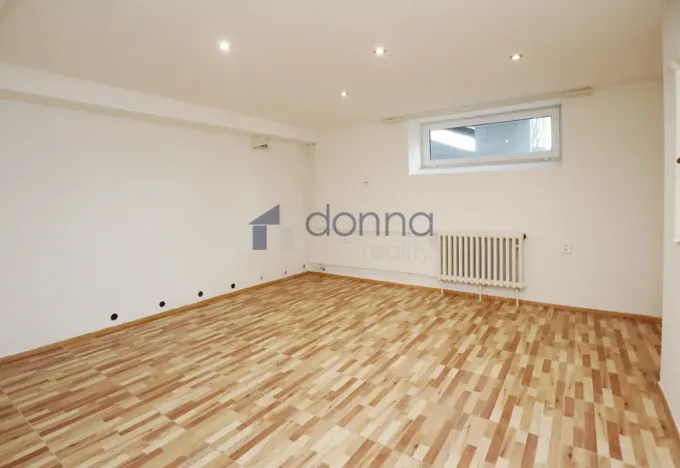 Pronájem bytu 2+1, Praha, Krhanická, 80 m2