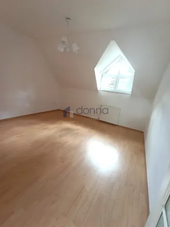 Pronájem rodinného domu, Praha, K vinicím, 251 m2