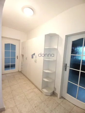 Pronájem rodinného domu, Praha, K vinicím, 251 m2