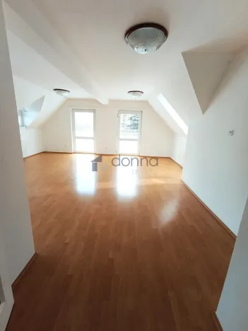 Pronájem rodinného domu, Praha, K vinicím, 251 m2