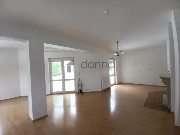 Pronájem rodinného domu, Praha, K vinicím, 251 m2