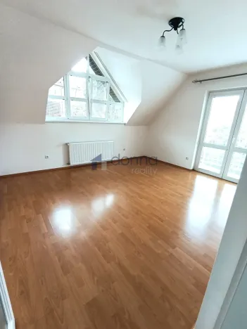 Pronájem rodinného domu, Praha, K vinicím, 251 m2