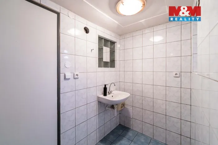 Pronájem výrobních prostor, Měřín, 454 m2