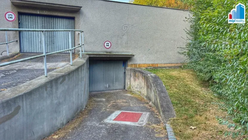 Pronájem garáže, Plzeň - Jižní Předměstí, 15 m2