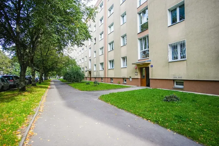 Pronájem bytu 3+1, Praha - Břevnov, Nad alejí, 69 m2