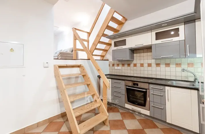 Pronájem bytu 2+kk, Praha - Žižkov, Viklefova, 56 m2