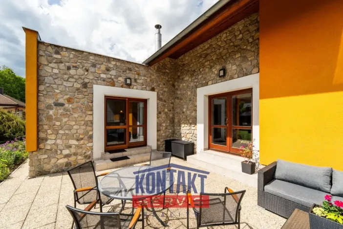 Pronájem rodinného domu, Dubné, 261 m2