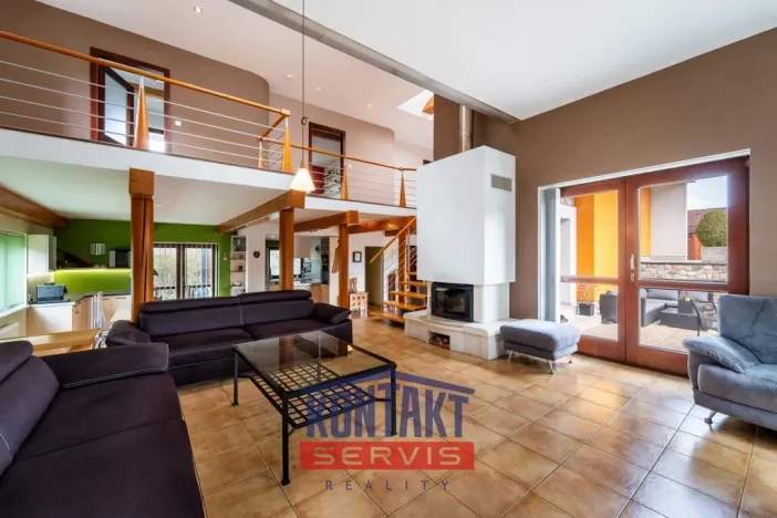 Pronájem rodinného domu, Dubné, 261 m2