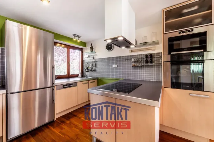 Pronájem rodinného domu, Dubné, 261 m2