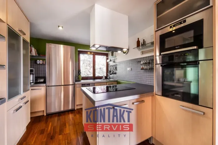 Pronájem rodinného domu, Dubné, 261 m2