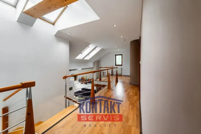 Pronájem rodinného domu, Dubné, 261 m2