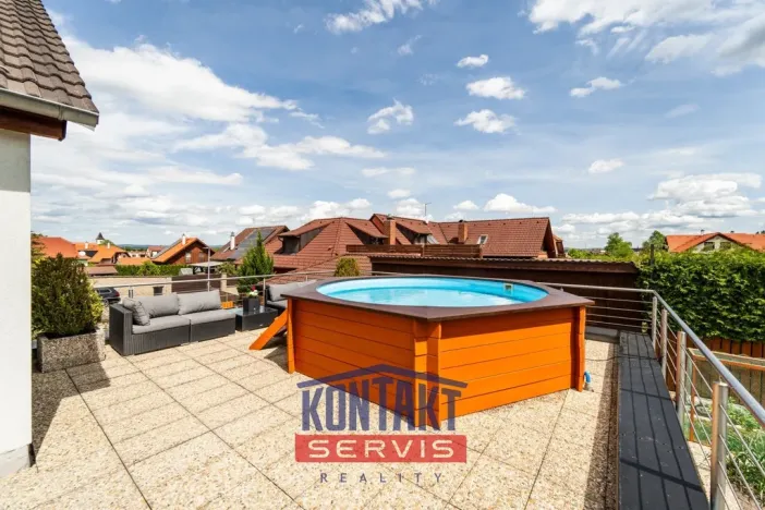 Pronájem rodinného domu, Dubné, 261 m2