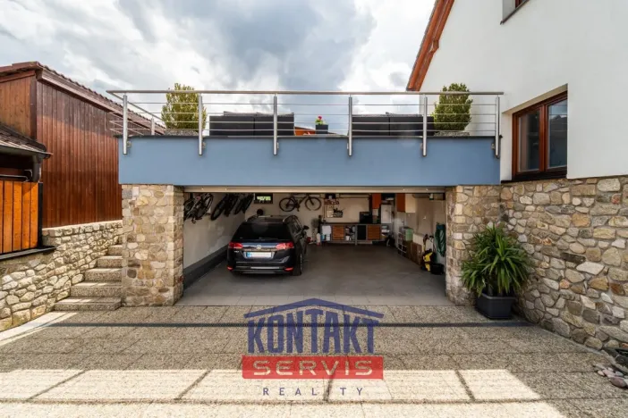 Pronájem rodinného domu, Dubné, 261 m2