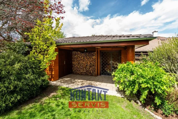 Pronájem rodinného domu, Dubné, 261 m2