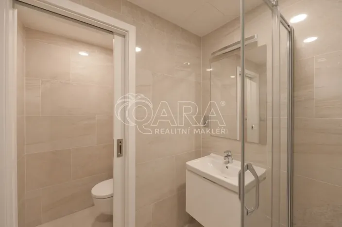 Pronájem bytu 2+kk, Praha - Vysočany, Sokolovská, 54 m2