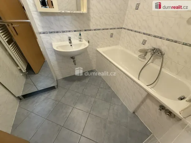 Pronájem bytu 2+kk, Praha - Podolí, Brabcova, 58 m2