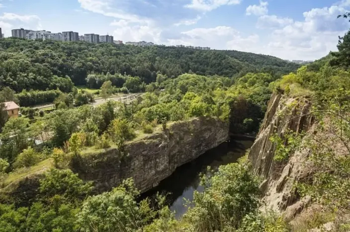 Prodej bytu 2+kk, Praha - Hlubočepy, Baarové, 47 m2