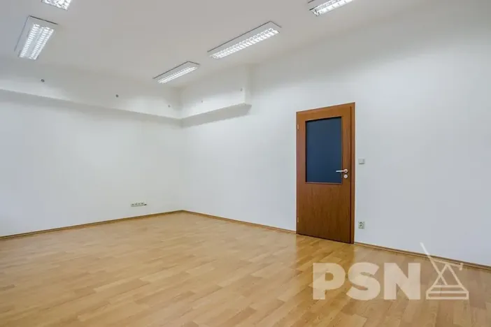 Pronájem kanceláře, Praha - Hloubětín, Nademlejnská, 29 m2