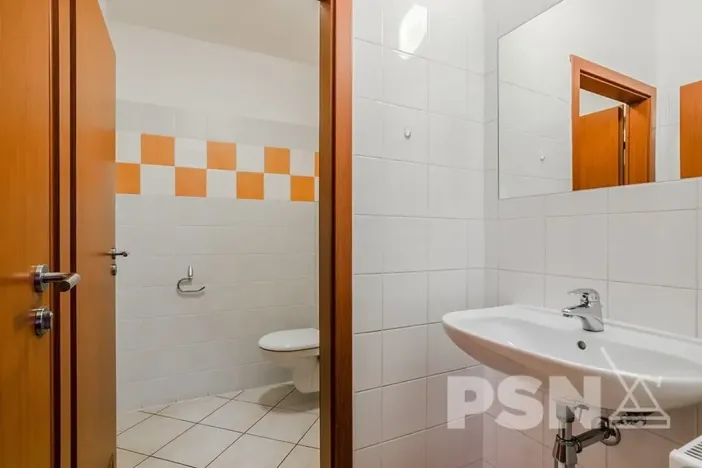 Pronájem kanceláře, Praha - Hloubětín, Nademlejnská, 29 m2