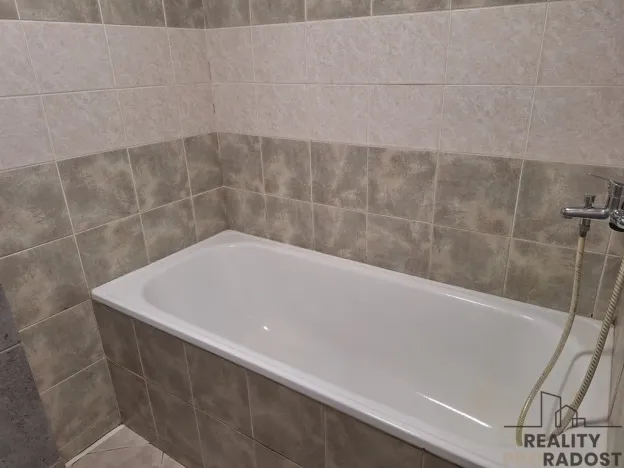 Pronájem bytu 2+1, Děčín - Děčín XXVII-Březiny, 50 m2