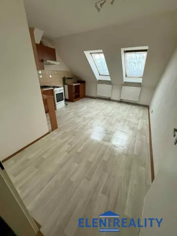 Pronájem bytu 2+kk, Jeseník, nám. Svobody, 52 m2